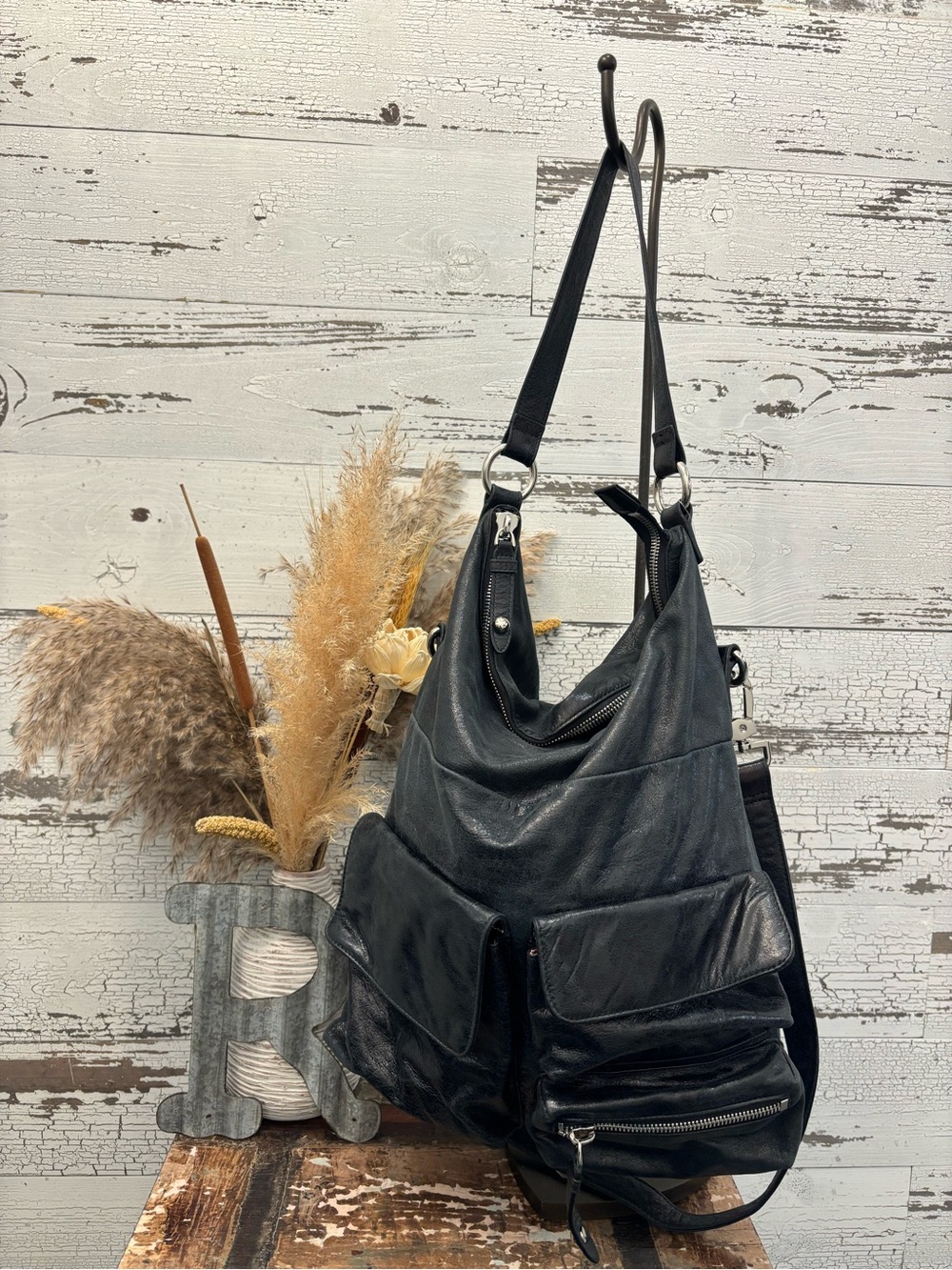 HOBO Black/Blue Leather Shoulder Hobo Bag with Multiple Pockets